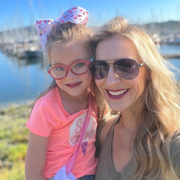 Meet your Posher, Cami - Picture 1 of 3